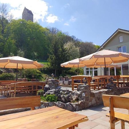 Pod Hradom Restaurant & Pension ตอปอลชานี ภายนอก รูปภาพ