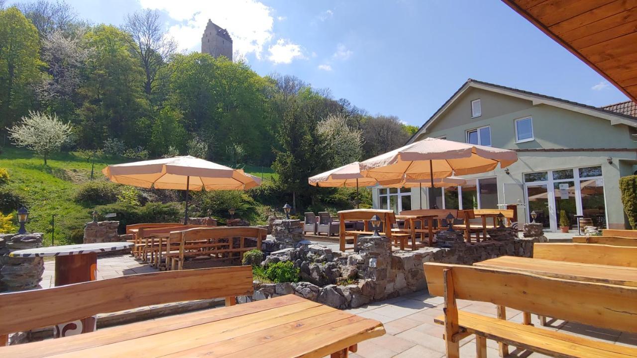 Pod Hradom Restaurant & Pension ตอปอลชานี ภายนอก รูปภาพ