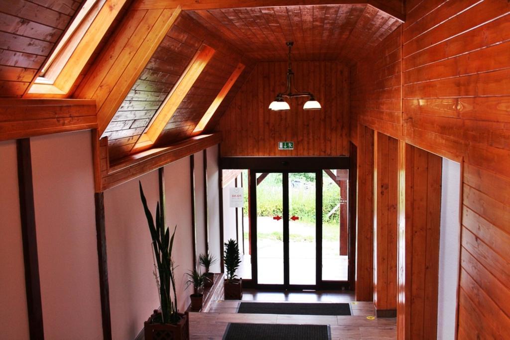 Pod Hradom Restaurant & Pension ตอปอลชานี ภายนอก รูปภาพ