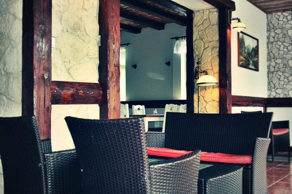 Pod Hradom Restaurant & Pension ตอปอลชานี ภายนอก รูปภาพ