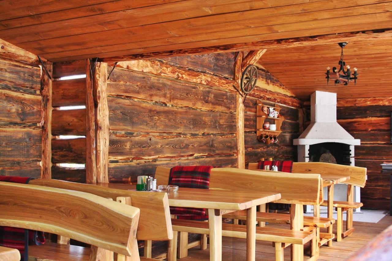 Pod Hradom Restaurant & Pension ตอปอลชานี ภายนอก รูปภาพ